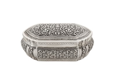 Lot 147 - An early 20th century Ceylonese (Sri Lankan) unmarked silver lime box, Colombo circa 1920