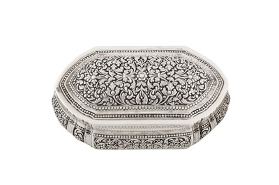 Lot 147 - An early 20th century Ceylonese (Sri Lankan) unmarked silver lime box, Colombo circa 1920