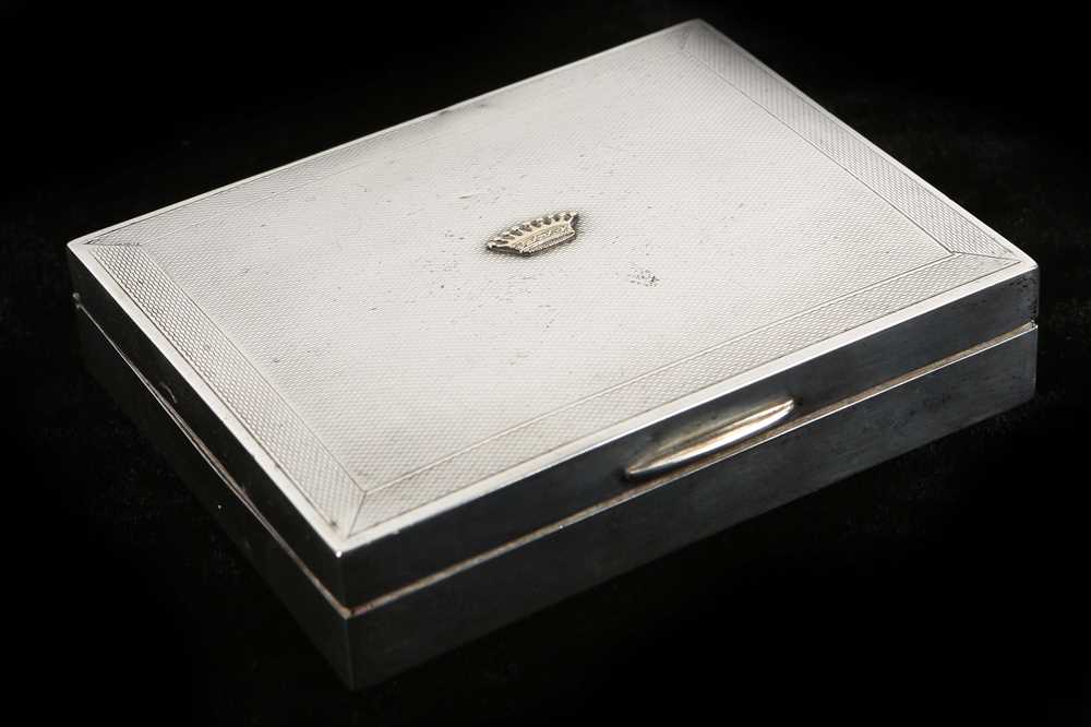 Lot 218 - A fine antique Sterling Silver wooden lined