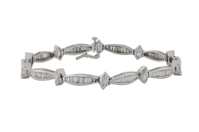 Lot 251 - A DIAMOND BRACELET