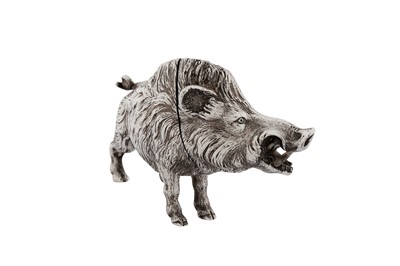 Lot 34 - An Edwardian sterling silver novelty snuff box, London 1905 by William Edward Husscombe