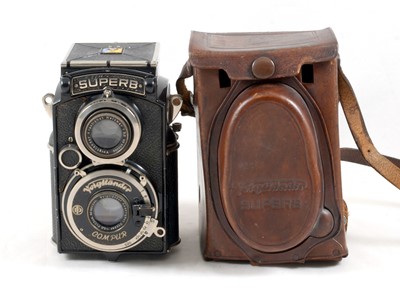 Lot 124 - Voigtlander Superb 120 TLR Camera.