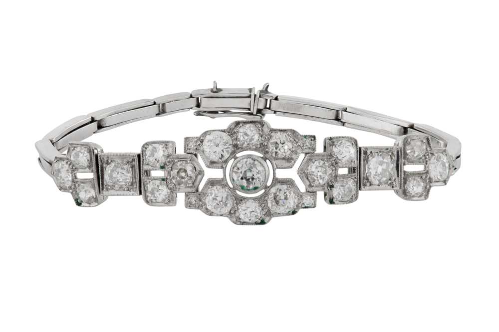 Lot 13 - A DIAMOND BRACELET