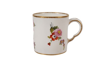 Lot 198 - A LATE 18TH CENTURY SÈVRES SOFT PASTE PORCELAIN COFFEE CAN