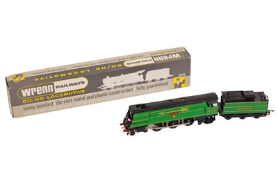 Lot 262 - A WRENN OO GAUGE W2276/5P STREAMLINED WEST COUNTRY CLASS LOCOMOTIVE 'EXETER'