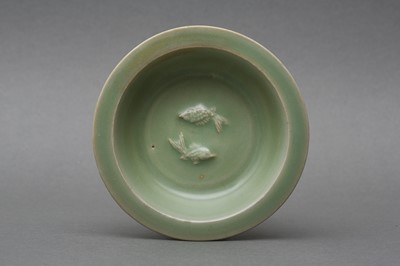 Lot 294 - A SMALL CHINESE LONGQUAN CELADON 'TWIN FISH' DISH