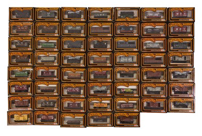 Lot 212 - FIFTY FOUR ITEMS OF ASSORTED MAINLINE OO GAUGE ROLLING STOCK