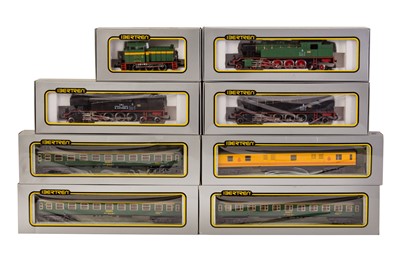 Lot 196 - A GROUP OF IBERTREN SPANISH OUTLINE HO GAUGE LOCOMOTIVES AND CARRIAGES