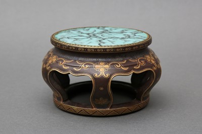 Lot 253 - A CHINESE FAUX BOIS PORCELAIN STAND