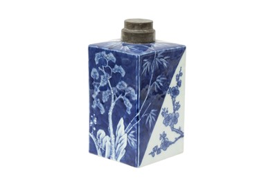 Lot 120 - A CHINESE BLUE AND WHITE 'THREE FRIENDS OF WINTER' TEA CADDY