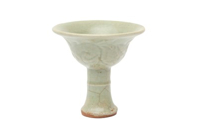 Lot 298 - A CHINESE LONGQUAN CELADON-GLAZED STEM CUP