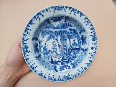 Lot 434 - A CHINESE BLUE AND WHITE 'FIGURATIVE' DISH