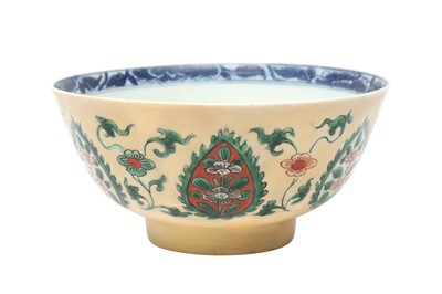 Lot 32 - A CHINESE FAMILLE-VERTE CAFE AU LAIT-GROUND BOWL