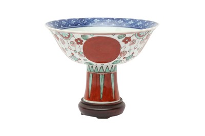 Lot 524 - A CHINESE GREEN AND RED-ENAMELLED STEM BOWL