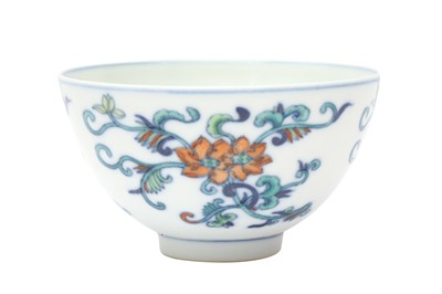 Lot 530 - A CHINESE DOUCAI 'BLOSSOMS' BOWL