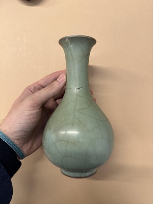 Lot 293 - A CHINESE LONGQUAN CELADON-GLAZED VASE, YUHUCHUNPING