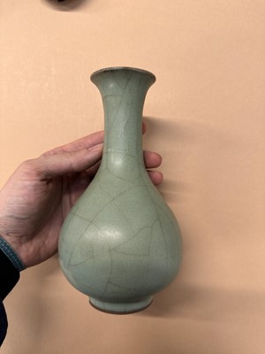 Lot 293 - A CHINESE LONGQUAN CELADON-GLAZED VASE, YUHUCHUNPING