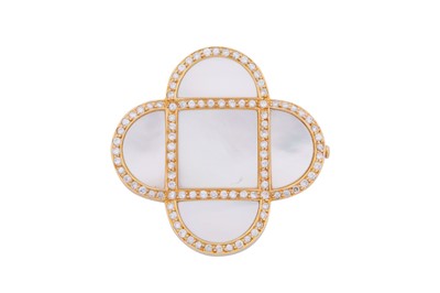 Lot 335 - A MOTHER OF PEARL AND DIAMOND BROOCH