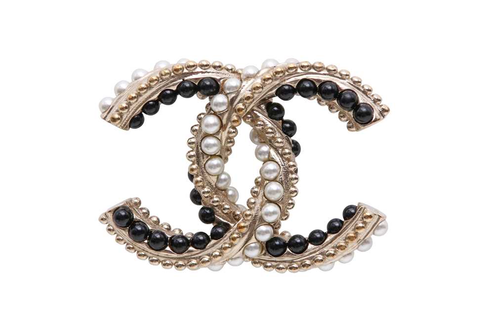 Lot 377 - Chanel Monochrome Pearl CC Pin Brooch