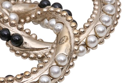 Lot 377 - Chanel Monochrome Pearl CC Pin Brooch