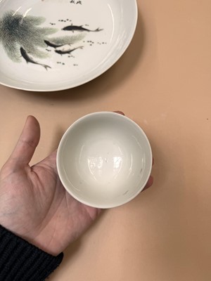 Lot 322 - TWO CHINESE 'FISH' DISHES AND A SMALL FAMILLE-ROSE BOWL