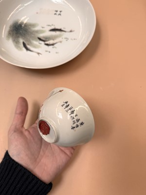 Lot 322 - TWO CHINESE 'FISH' DISHES AND A SMALL FAMILLE-ROSE BOWL