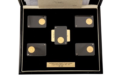 Lot 322 - TRISTAN DA CUNHA, 2015 'PORTRAITS OF ELIZABETH II' GOLD PROOF SOVEREIGN 5-COIN SET.