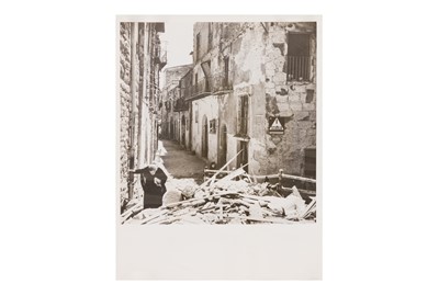 Lot 59 - Robert Capa (1913-1954)