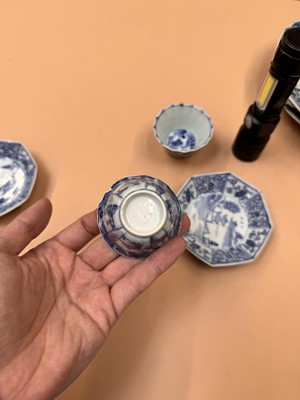 Lot 436 - A GROUP OF SMALL CHINESE BLUE AND WHITE DISHES AND CUPS