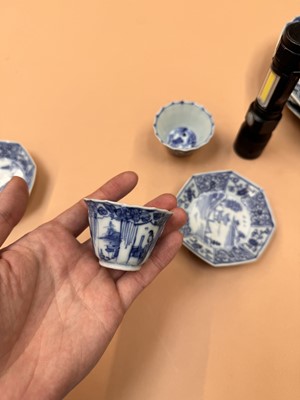 Lot 436 - A GROUP OF SMALL CHINESE BLUE AND WHITE DISHES AND CUPS