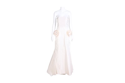 Lot 443 - Valentino Ivory Silk Taffeta Strapless Gown - Size US 8