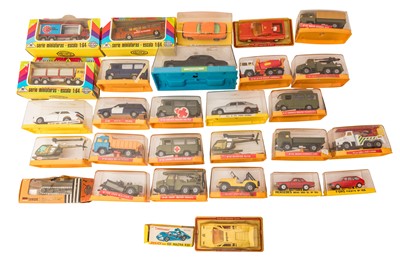 Lot 121 - A LARGE GROUP OF ASSORTED DIECAST OF MIXED SCALES