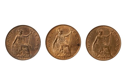 Lot 35 - EDWARD VII (1901 - 1910), 1902, 1905, 1909 HALFPENNIES.