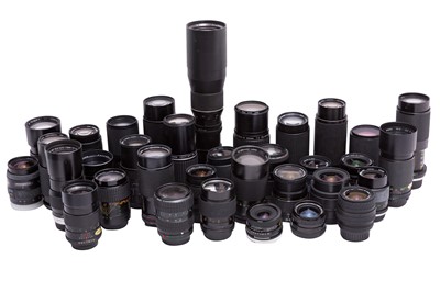 Lot 25 - A Box of Miscellaneous MF and AF Lenses