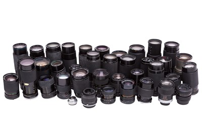 Lot 79 - A Box of Miscellaneous MF and AF Lenses