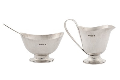 Lot 265 - An Elizabeth II handmade sterling silver milk jug and sugar bowl, London 1982 by Freda Frances Kalina (1929-1991)