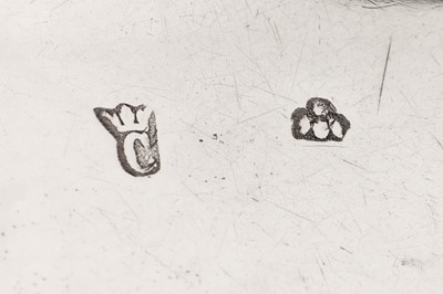 Lot 5 - A William IV sterling silver snuff box, London 1835 by Charles Rawlings and William Summers