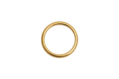 Lot 18 - A 22CT GOLD WEDDING BAND