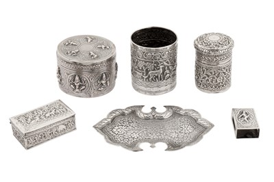 Lot 95 - A mixed group of early 20th century Anglo – Indian unmarked silver