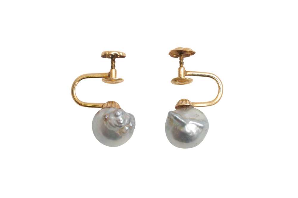 Lot 10 - A PAIR OF PEARL STUDS