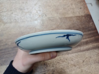 Lot 16 - A CHINESE BLUE AND WHITE 'MUSICIAN' DISH