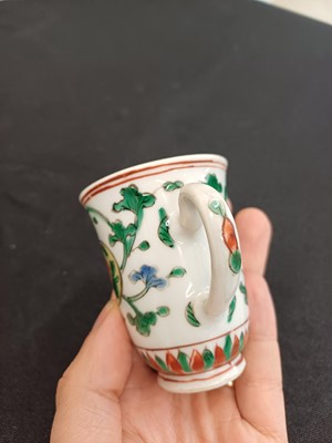 Lot 28 - A CHINESE FAMILLE-VERTE 'LOTUS' CUP