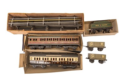 Lot 126 - A SMALL GROUP OF O GAUGE BASSETT-LOWKE