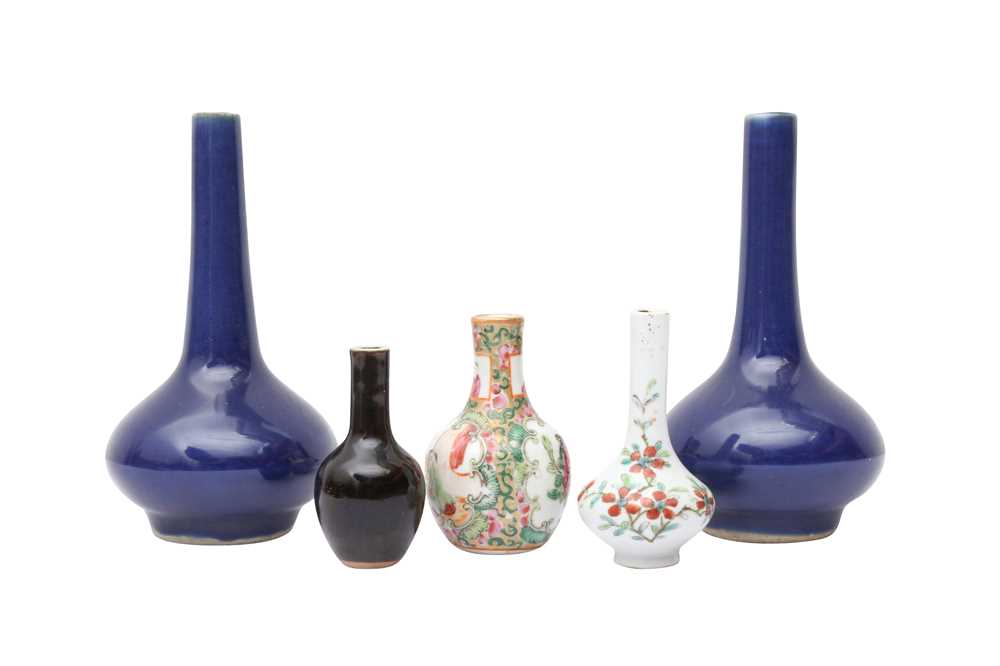 Lot 651 - A GROUP OF CHINESE SMALL VASES