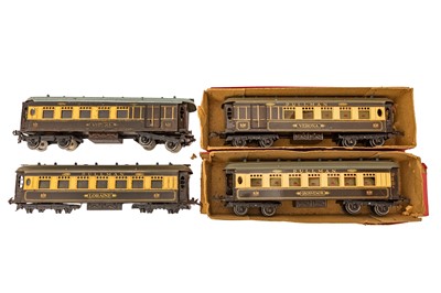 Lot 116 - A GROUP OF HORNBY O GAUGE NO 2 PULLMAN COACHES