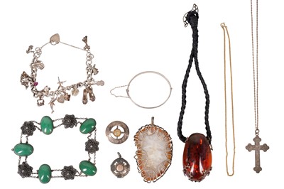 Lot 35 - A MIXED GROUP OF SILVER JEWELLERY