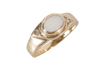 Lot 8 - AN OPAL AND DIAMOND RING