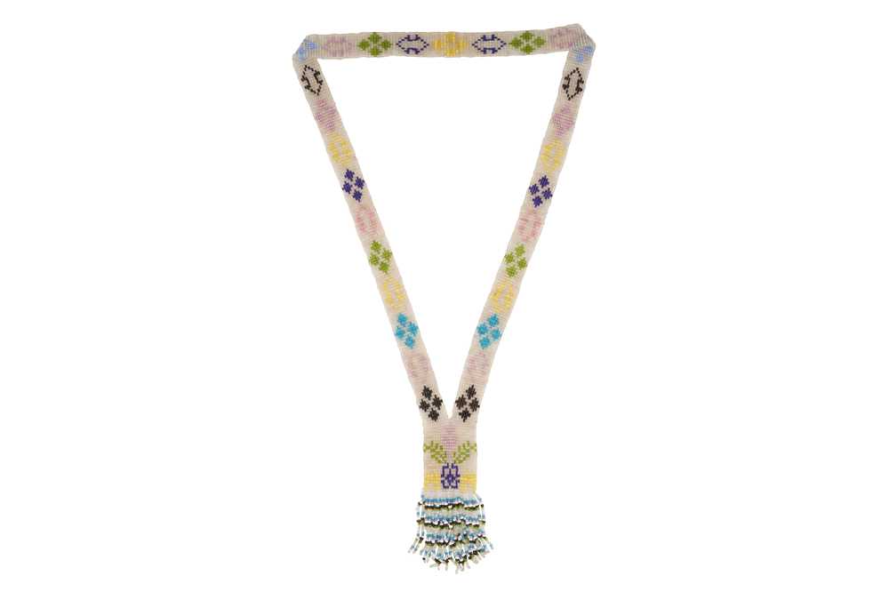 Lot 19 - AN ART DECO BEAD NECKLACE