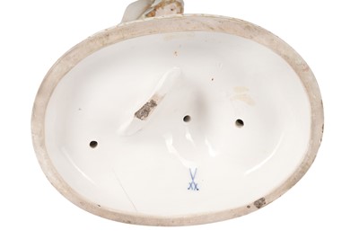 Lot 186 - AN EARLY 20TH CENTURY MEISSEN FIGURAL GROUP OF ACHILLES & THETIS