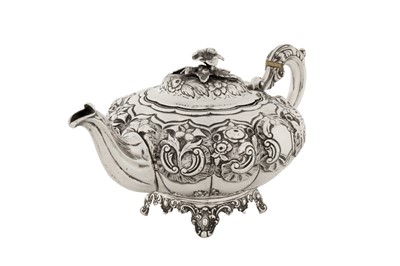 Lot 354 - An early Victorian sterling silver bachelor teapot, London 1838 by William Hewitt
